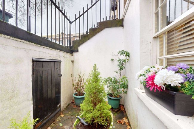 9 Wilton Square, Islington, London, N1 3DL 7