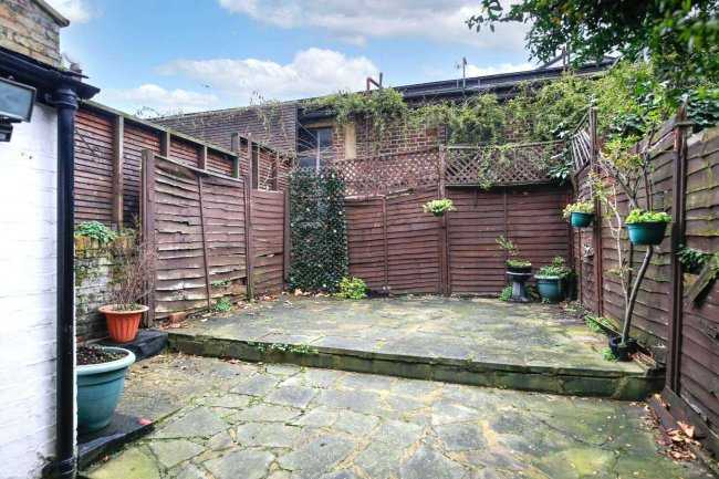 9 Wilton Square, Islington, London, N1 3DL 7