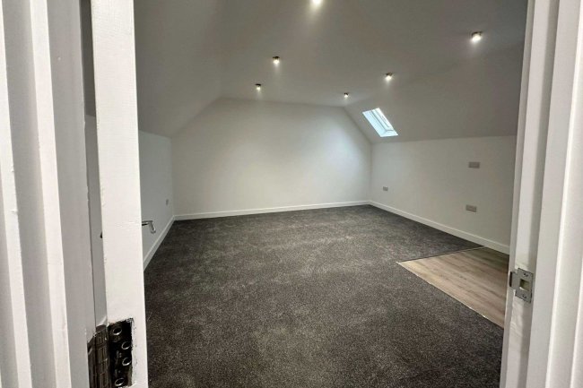 539 Cricklade Road, Swindon, SN2 1AH 8