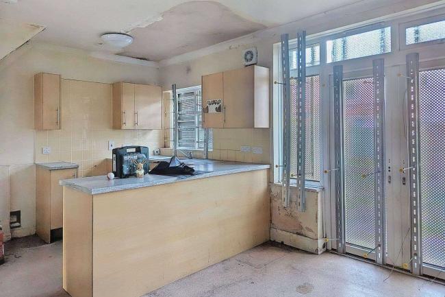 169 Birchanger Road, Croydon, SE25 5BS 2