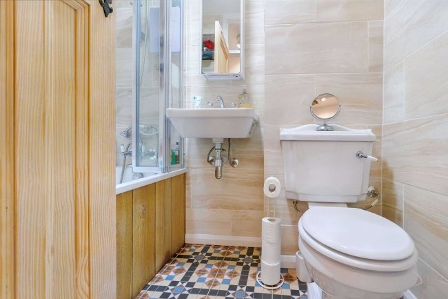 Flat 4 Elm Court, 20, Bromley Road, Catford, London, SE6 2TX 1