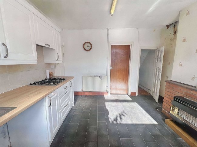 3 Thorpe Close, Nottingham, NG9 8FB 9