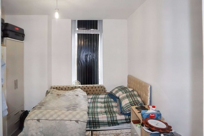 11 Courier House, King Cross Street, Halifax, West Yorkshire, HX1 2DG 9