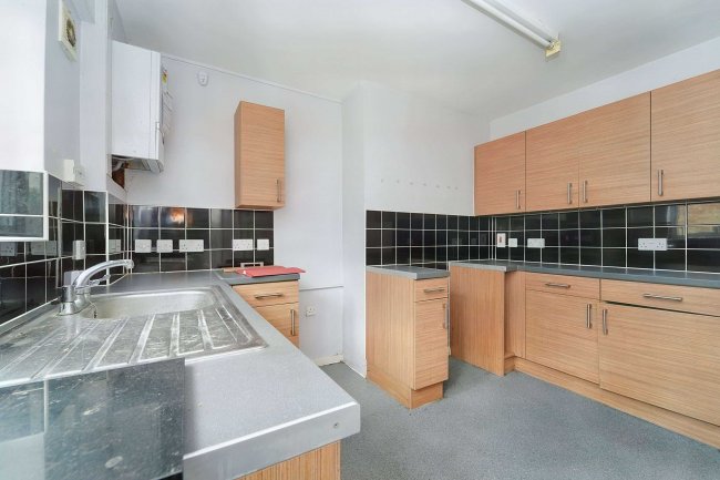 44 Sefton Close, Stoke Poges, Slough, SL2 4LJ 8