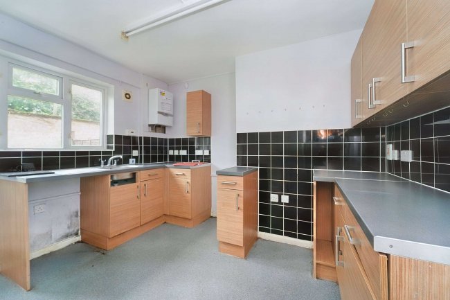 44 Sefton Close, Stoke Poges, Slough, SL2 4LJ 8