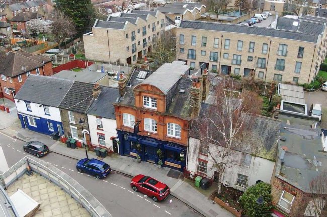 Victoria, 34 Scotland Gardens, Tottenham, London N17 9TT 5