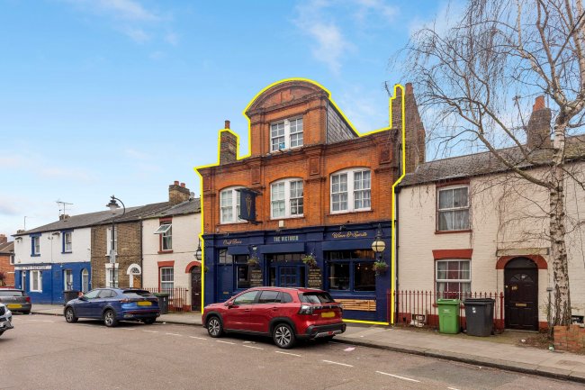 Victoria, 34 Scotland Gardens, Tottenham, London N17 9TT 5