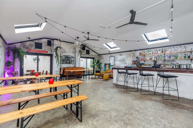 Victoria, 34 Scotland Gardens, Tottenham, London N17 9TT 5