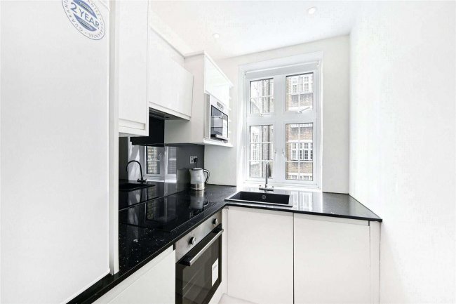 Flat 31 Princes Court, 88 Brompton Road, Knightsbridge, London, SW3 1ES 6