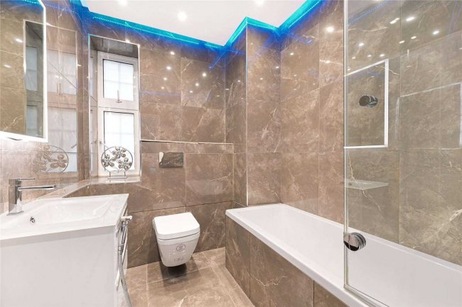 Flat 31 Princes Court, 88 Brompton Road, Knightsbridge, London, SW3 1ES 6