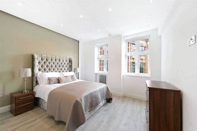 Flat 31 Princes Court, 88 Brompton Road, Knightsbridge, London, SW3 1ES 6