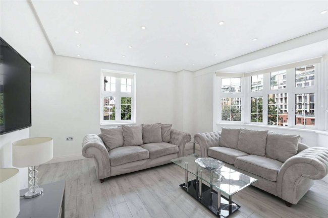 Flat 31 Princes Court, 88 Brompton Road, Knightsbridge, London, SW3 1ES 6