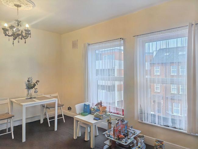 Flat 5, The Hammonds, 243-247 (odds) Mitcham Road, Tooting SW17 9JQ 8