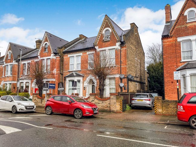 Flat 2, 91 Longley Road, Tooting SW17 9LD 7