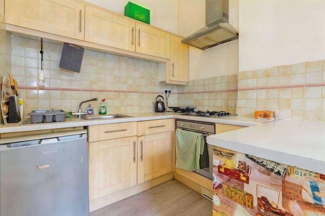 Flat 2, 91 Longley Road, Tooting SW17 9LD 7