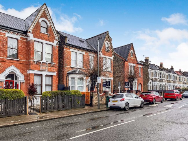 Flat 2, 91 Longley Road, Tooting SW17 9LD 7