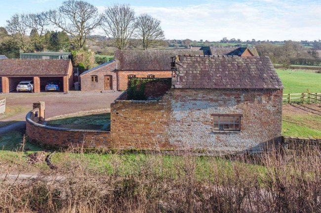 Hayward Barn, Goldstone, Hinstock, Market Drayton, Shropshire, TF9 2NA 4
