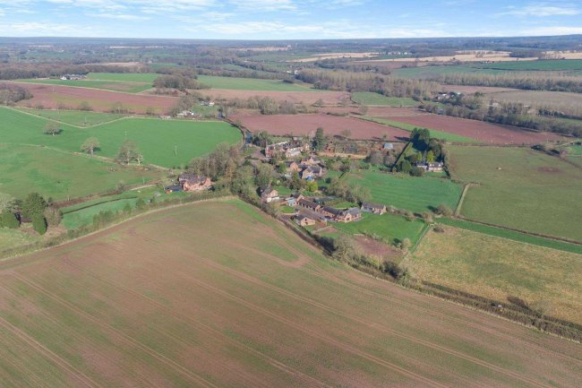 Hayward Barn, Goldstone, Hinstock, Market Drayton, Shropshire, TF9 2NA 4