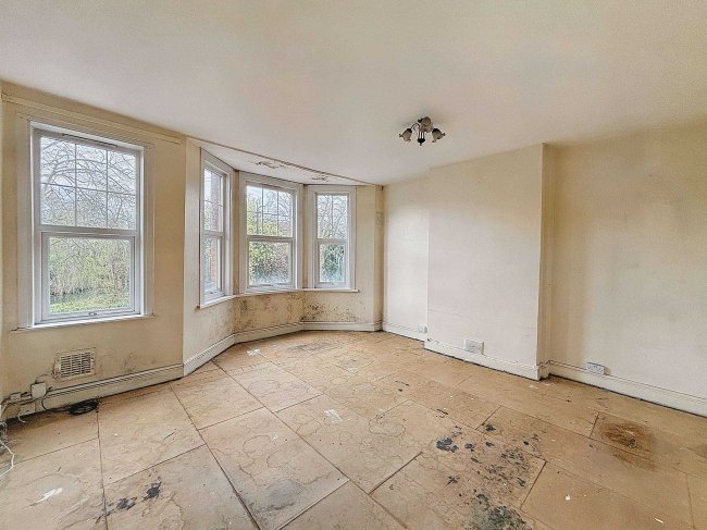 23A & 23B Victoria Road, Edmonton, London N18 2UF 10