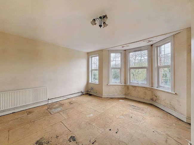 23A & 23B Victoria Road, Edmonton, London N18 2UF 10