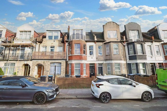 23A & 23B Victoria Road, Edmonton, London N18 2UF 10