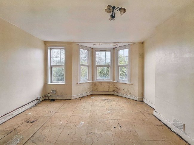 23A & 23B Victoria Road, Edmonton, London N18 2UF 10