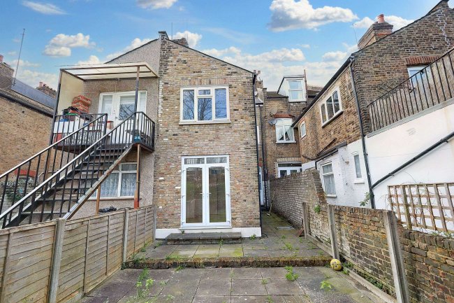 23A & 23B Victoria Road, Edmonton, London N18 2UF 10