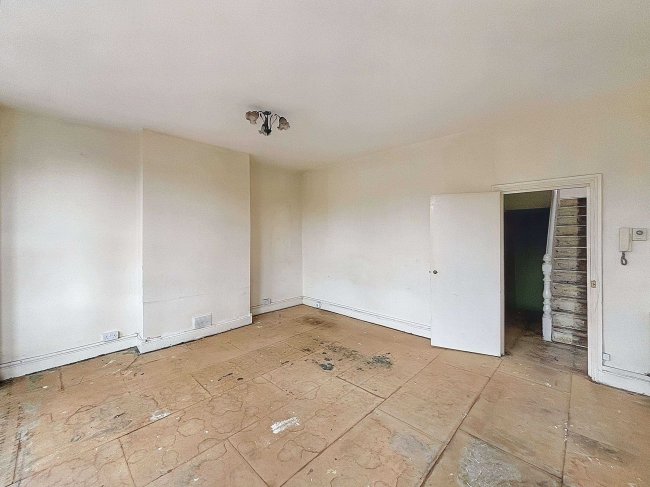 23A & 23B Victoria Road, Edmonton, London N18 2UF 10