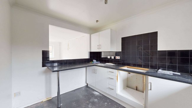 76 Sheridan Road, Richmond, Surrey, TW10 7NH 3