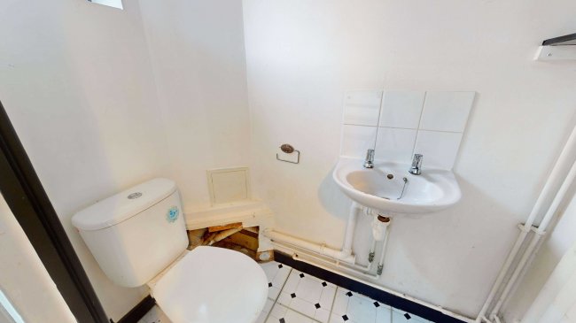 1 Rushy Meadow Lane, Carshalton, Surrey, SM5 2AS 10