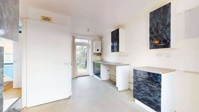 1 Rushy Meadow Lane, Carshalton, Surrey, SM5 2AS 10