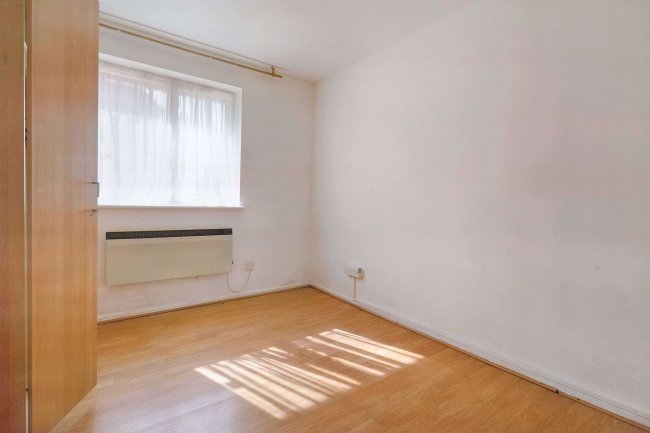 1 Monarch Drive, Victoria Dock, London, E16 3UB 10