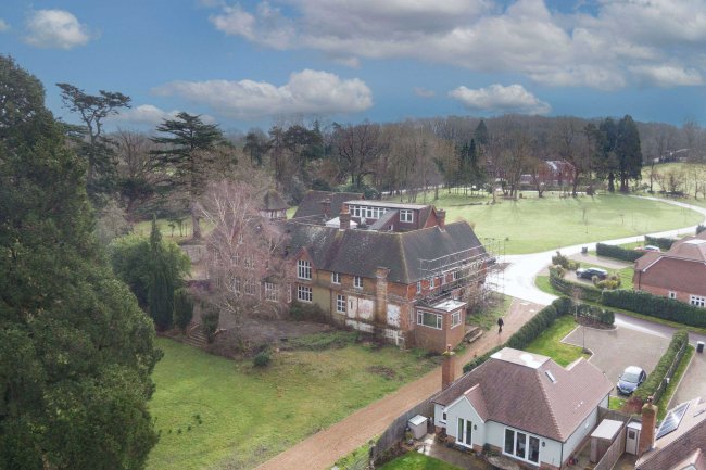 Eden Hall, Stick Hill, Edenbridge, Kent, TN8 5QQ 9