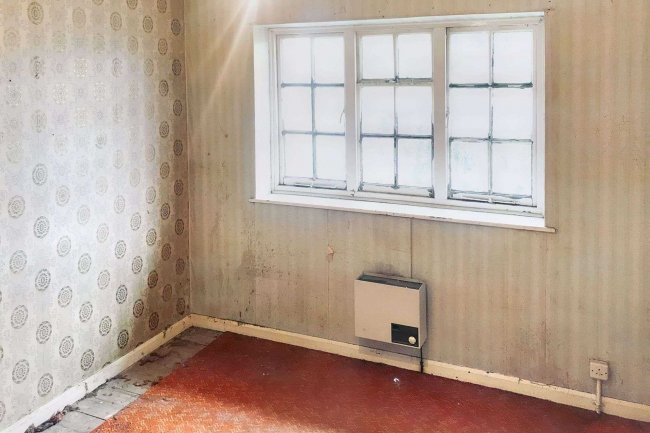 91 Church Elm Lane, Dagenham, RM10 9RJ 2