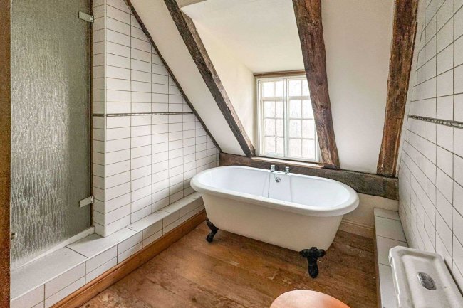 20-21 Market Street, Harwich CO12 3DX 6