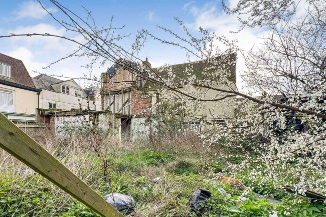 20-21 Market Street, Harwich CO12 3DX 6