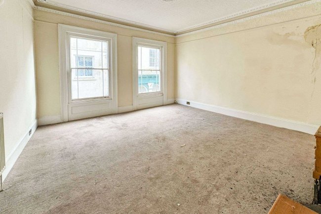 20-21 Market Street, Harwich CO12 3DX 6