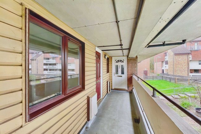 Flat 34 Atholl Court & Garage, Kingsway Gardens, Andover, SP10 4BB 3