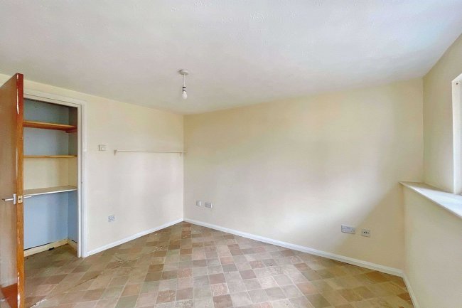 Flat 34 Atholl Court & Garage, Kingsway Gardens, Andover, SP10 4BB 3