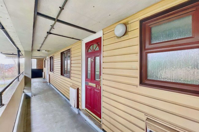 Flat 34 Atholl Court & Garage, Kingsway Gardens, Andover, SP10 4BB 3