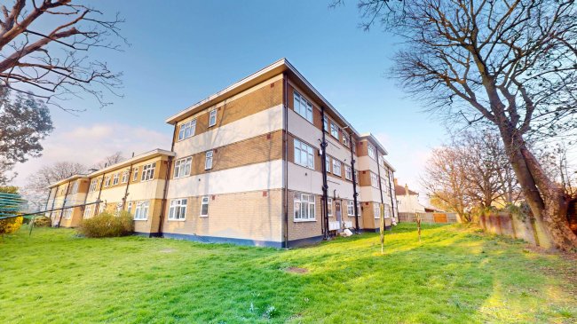 12 Lincoln Close, Woodside Green, South Norwood, London, SE25 5ET 6