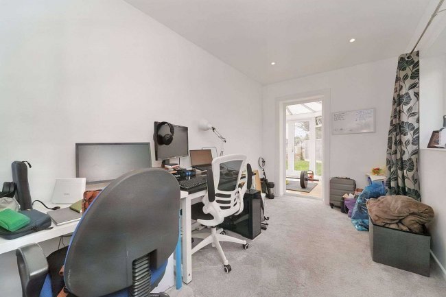 9 Orchard Way, Chipping Norton, Oxfordshire, OX7 7EZ 6