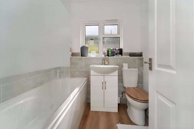 9 Orchard Way, Chipping Norton, Oxfordshire, OX7 7EZ 6