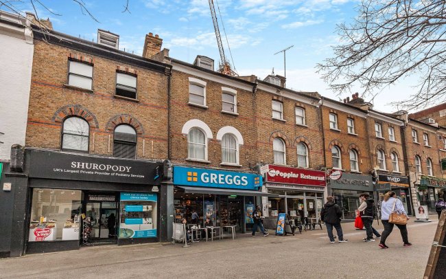 72 High Street, Sutton, Greater London SM1 1EZ 9