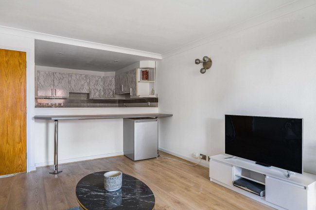 Flat 14, Livingstone Lodge, Admiral Walk, Maida Vale, London, W9 3TN 9