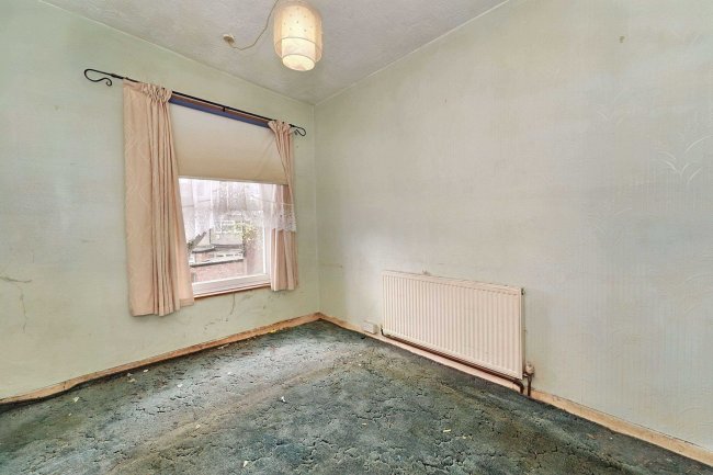 First Floor Flat, 81A Maswell Park Crescent, Hounslow, Middlesex, TW3 2DS 3