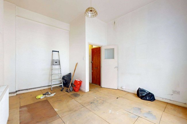 Flat B, 1 Newton Road, London, W2 5JP 1