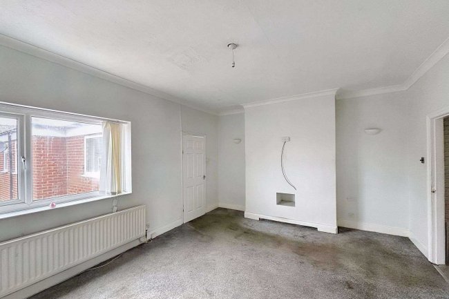 562 John Williamson Street, South Shields, NE33 5LW 4