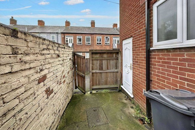 562 John Williamson Street, South Shields, NE33 5LW 4