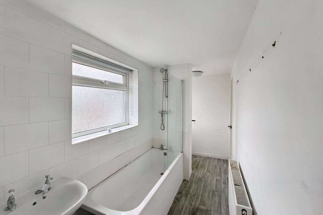 562 John Williamson Street, South Shields, NE33 5LW 4